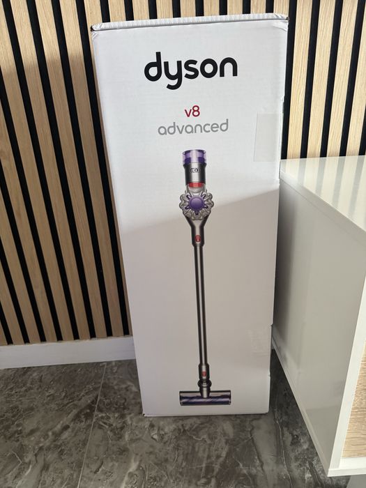 Dyson v8 advance novo