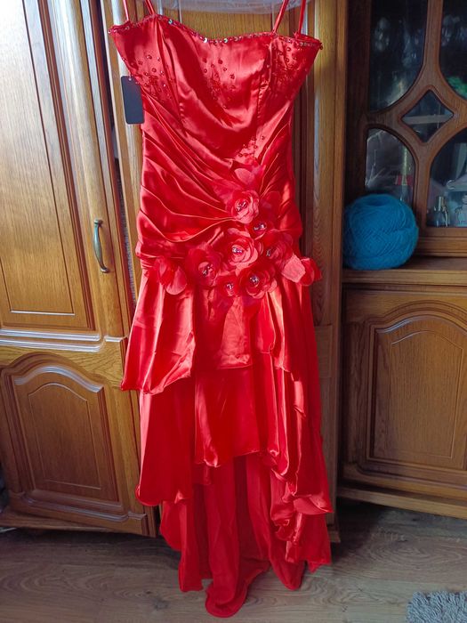 Czerwona asymetryczna sukienka - 34/36