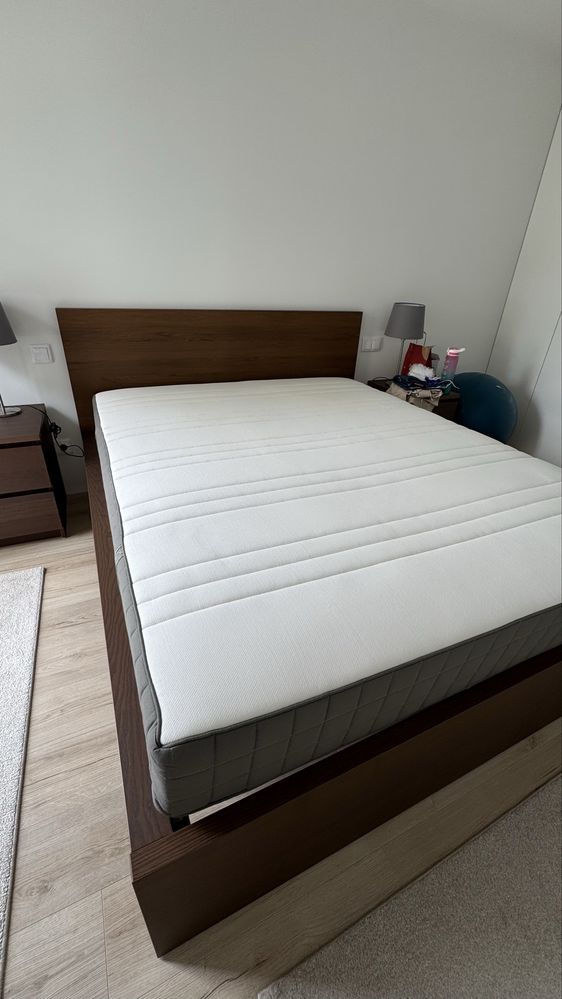 Cama + mesinhas cabeceira