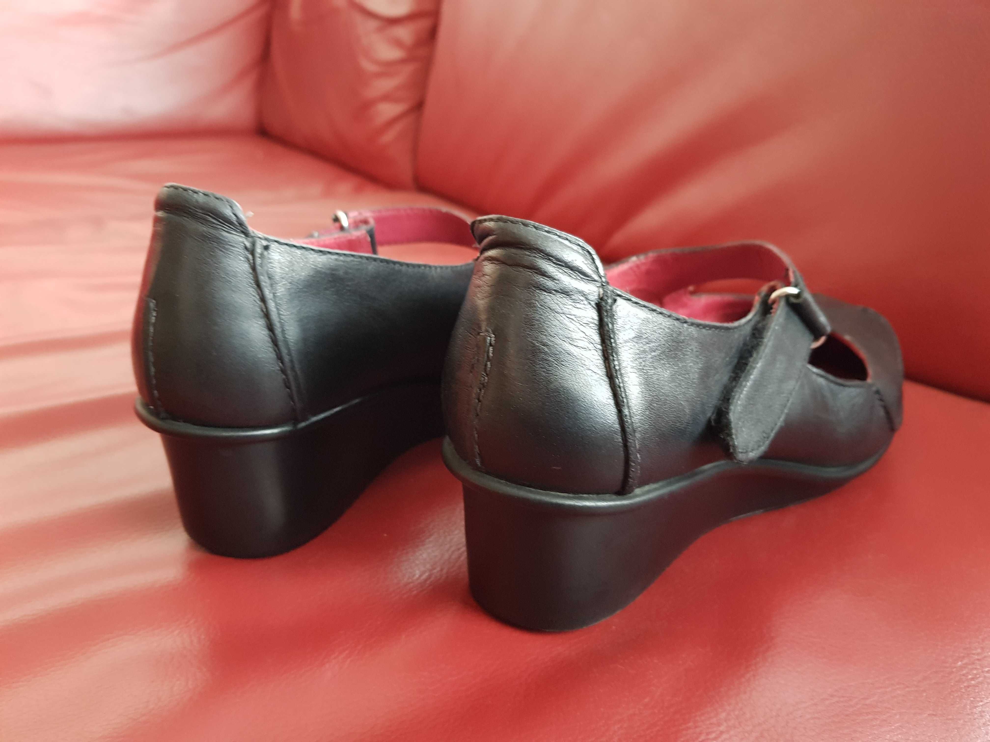 Clarks active air czółenka Mary Jane koturn - r. 40 stan bardzo dobry