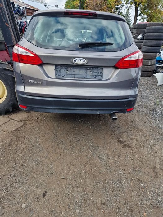 Klapa  tył ford  Focus  mk3  kombi  w kolorze  VB
