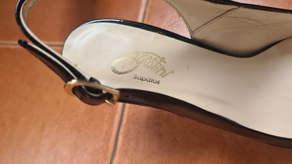 sapatos salto agostini novos