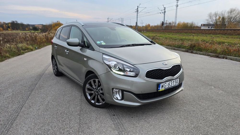 Kia Carens 1.7 CRDI szklany dach * NAVI * kamera * mały przebieg