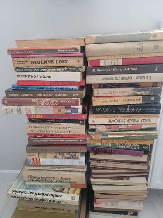 Książki różne gatunki, zbiór ksiąg książek