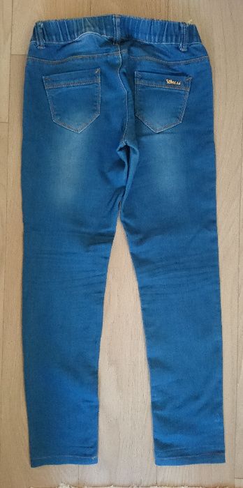 spodnie jeansowe,legginsy czarn,legginsy ,bluzka 140/146