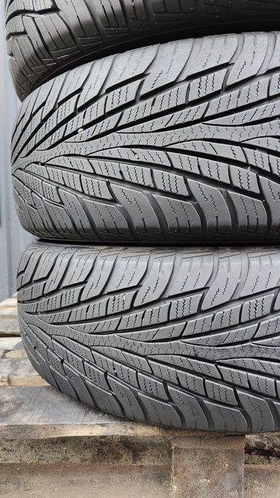 235/65/17 Maxxis Victra M+S komplet