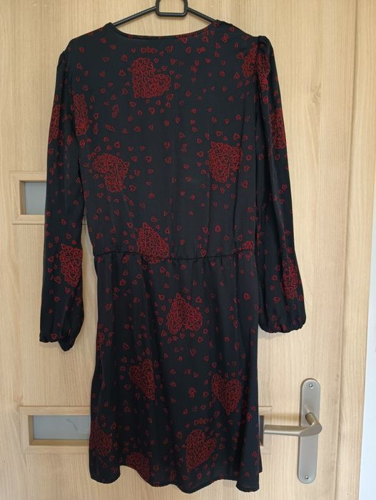 Czarna kopertowa sukienka