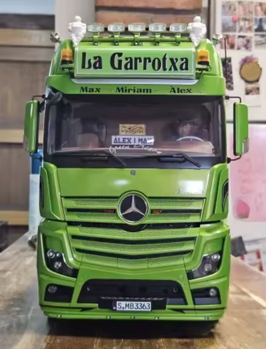 2 ludziki Michelin LED 36x19x14mm do modelu zdanie sterowanego rc