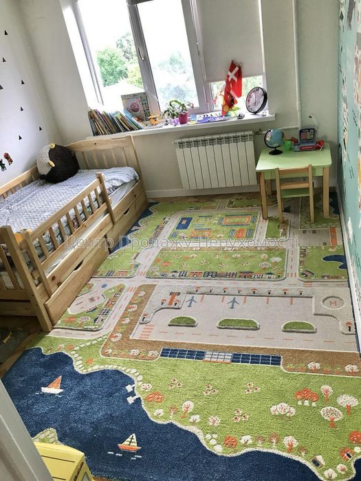 Продам 3к. КПІ (м. Політехнічний інститут) Шевченківський р-н. Центр