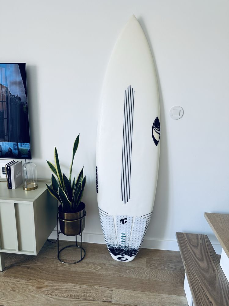 Prancha surf Sharpeye Inferno 72 EPS 5’9 27,6L