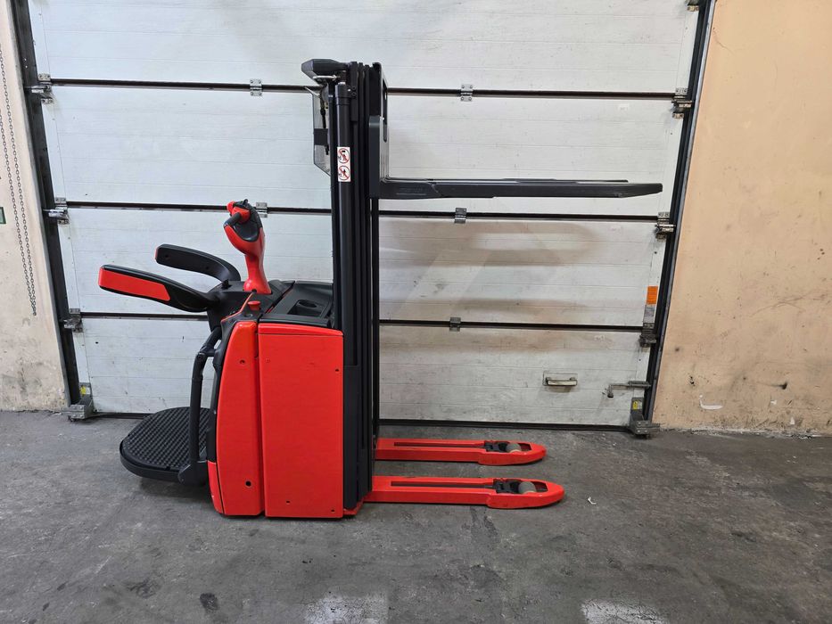 Штабелер самохідний Linde 1.4 тонни, підйом 4,352 метра 2021 рік