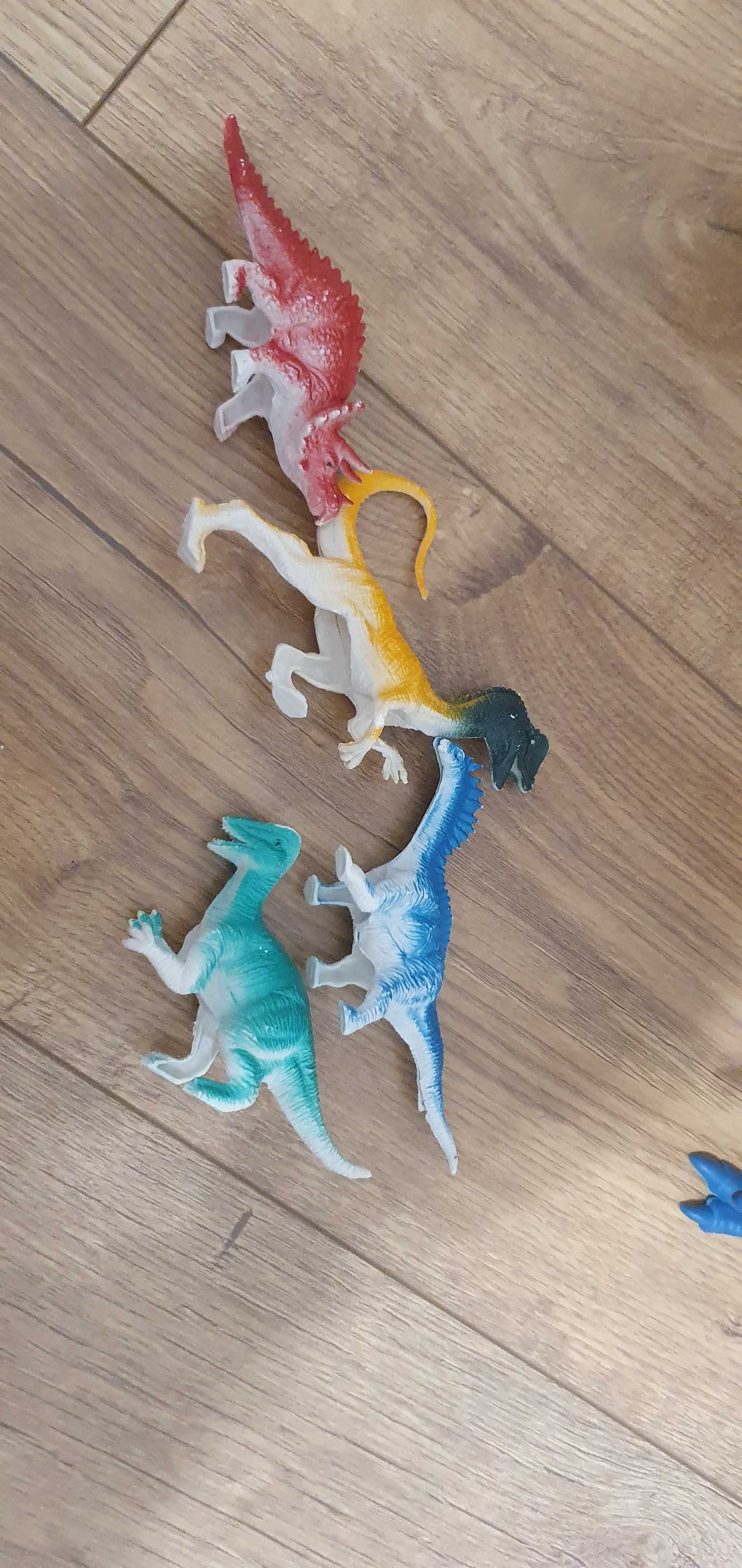 Dinozaur dinozaury figurki zestaw komplet 4 szt plus gratis