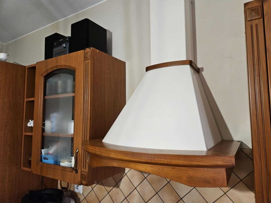 Okap kuchenny drewno.