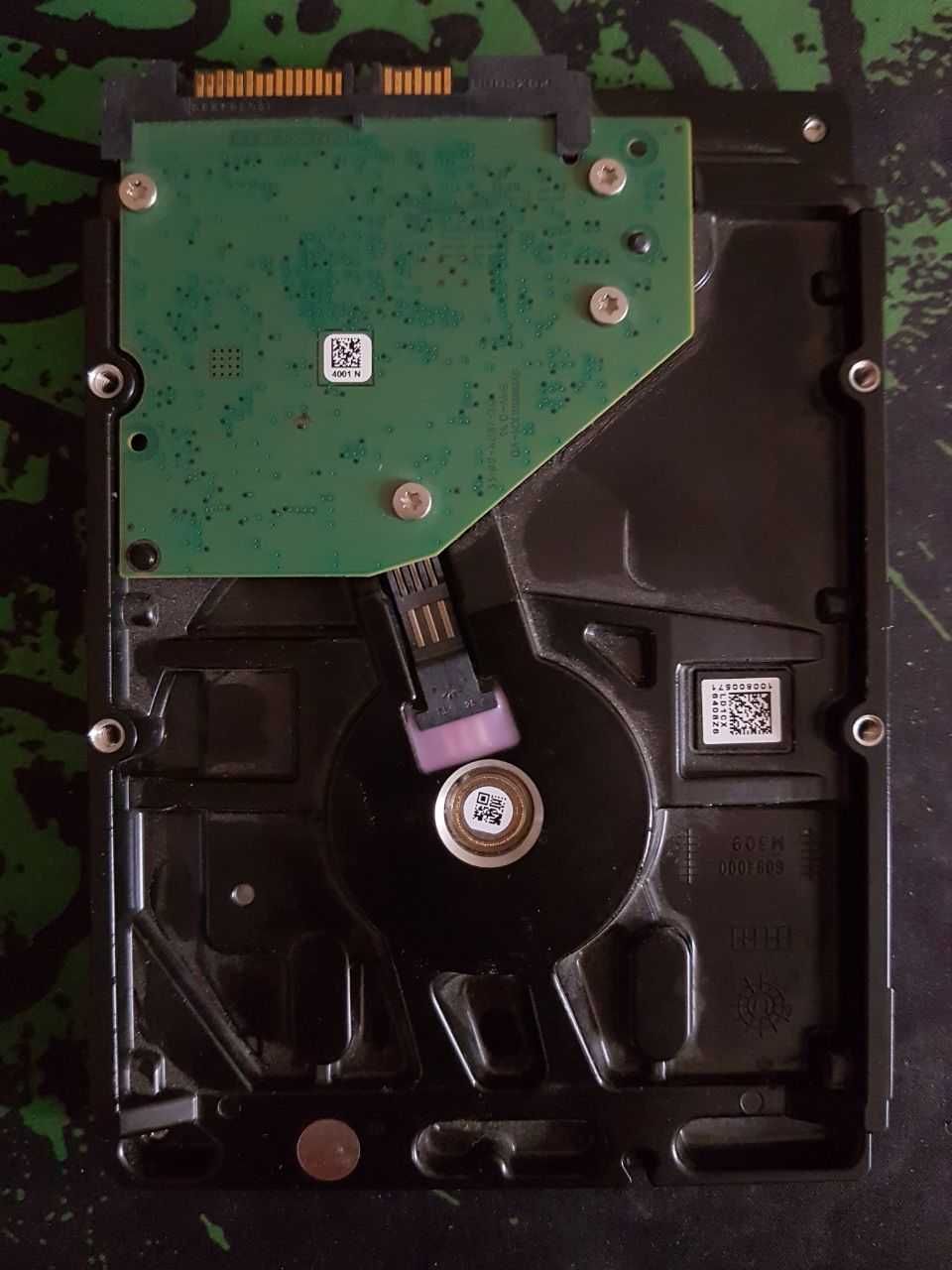Жесткий диск 3.5" SATA 1TB Seagate BarraCuda (ST1000DM010)