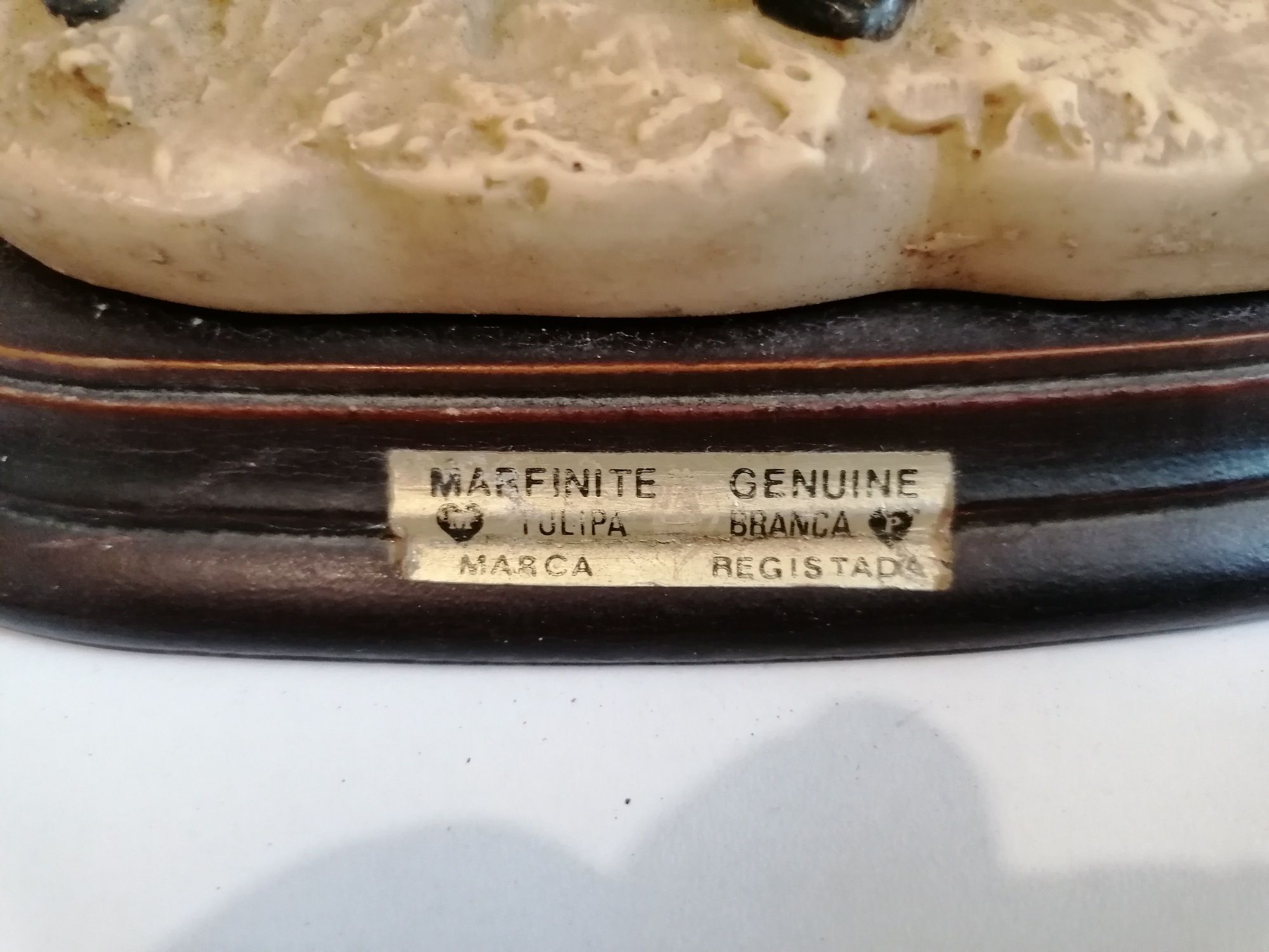 Estatueta em marfinite, casal de noivos