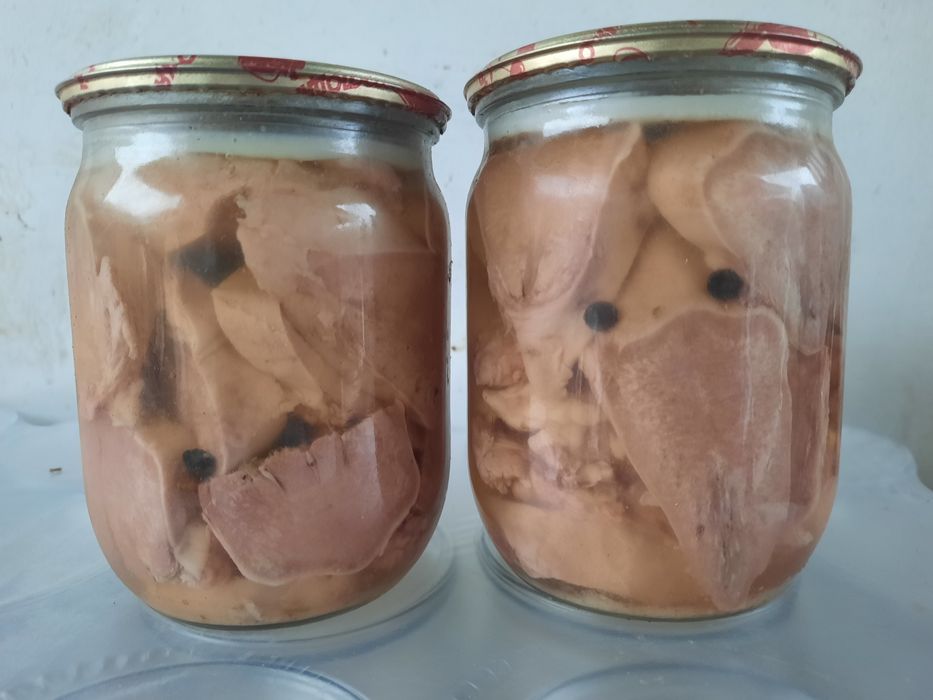 Продам язик заливний в баннках по 0,5л