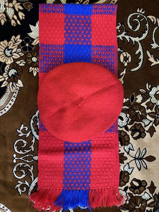 Продам жіночий набір - берет + шарф.