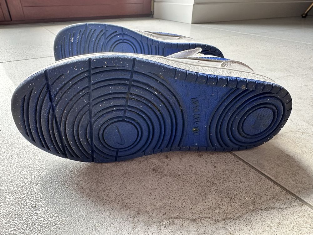 Nike buty dla dzieci rozmiar 32 stan bdb