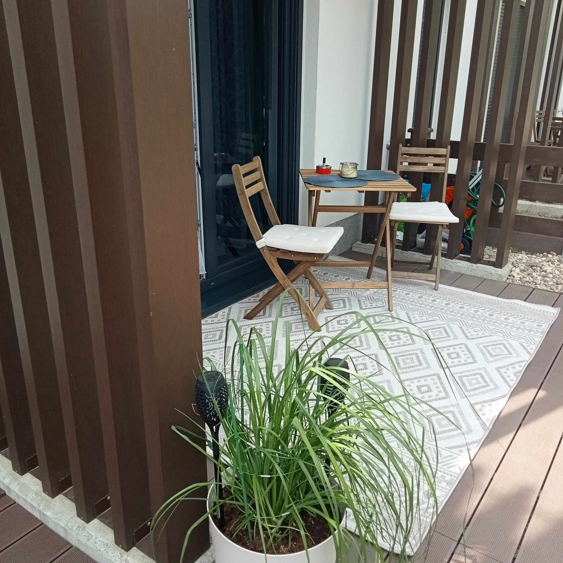 Apartament w Trzęsaczu z duzym tarasem i podgrzewanym basenem