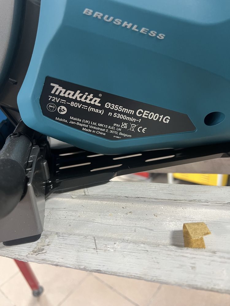 Аккумуляторный бесщеточный резчик Makita XGT CE001GZ01 НОВАЯ ЛИНЕЙКА.