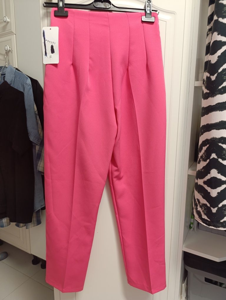 Calças clássicas rosa (modelo Zara)