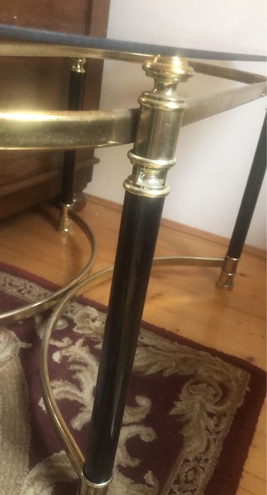 Piękny elegancki stolik szklany blat