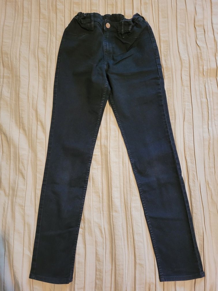 Spodnie jeans 152