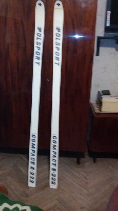 Продаются горные лыжи польского производства