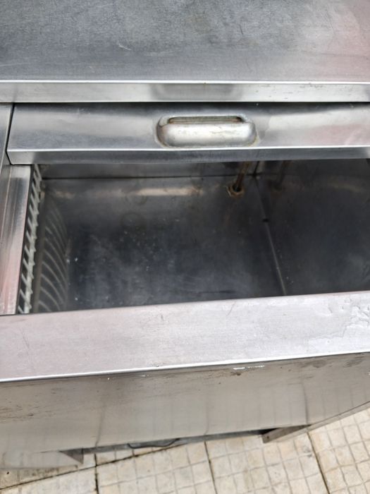 Balcão frigorífico a funcionar normalmente