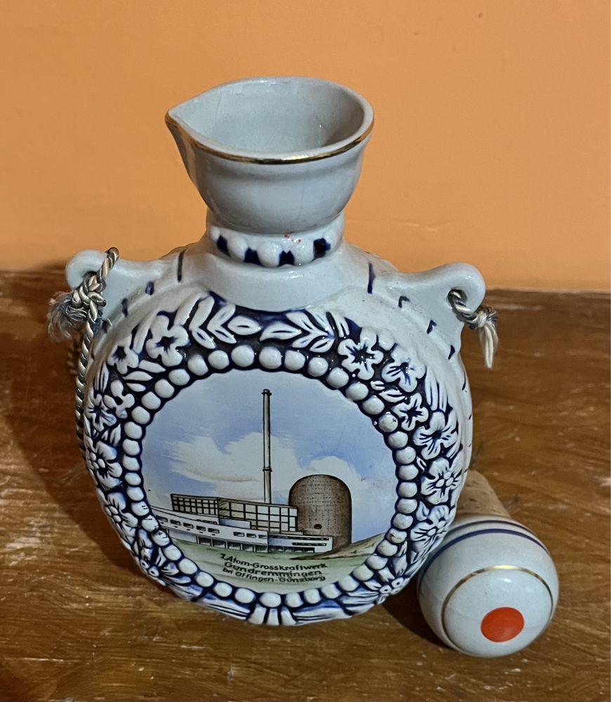 Okolicznościowa ceramiczna butelka z korkiem, karafka_1962r