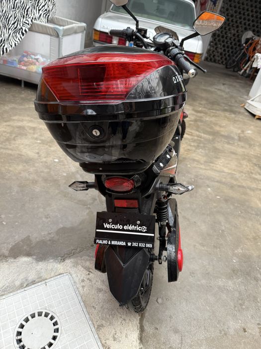 Motocicleta tipo scooter