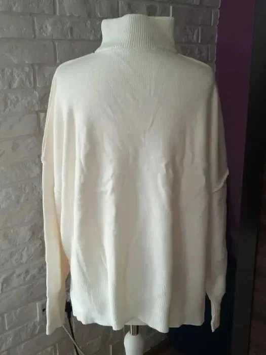 Sweter damski z golfem XL.