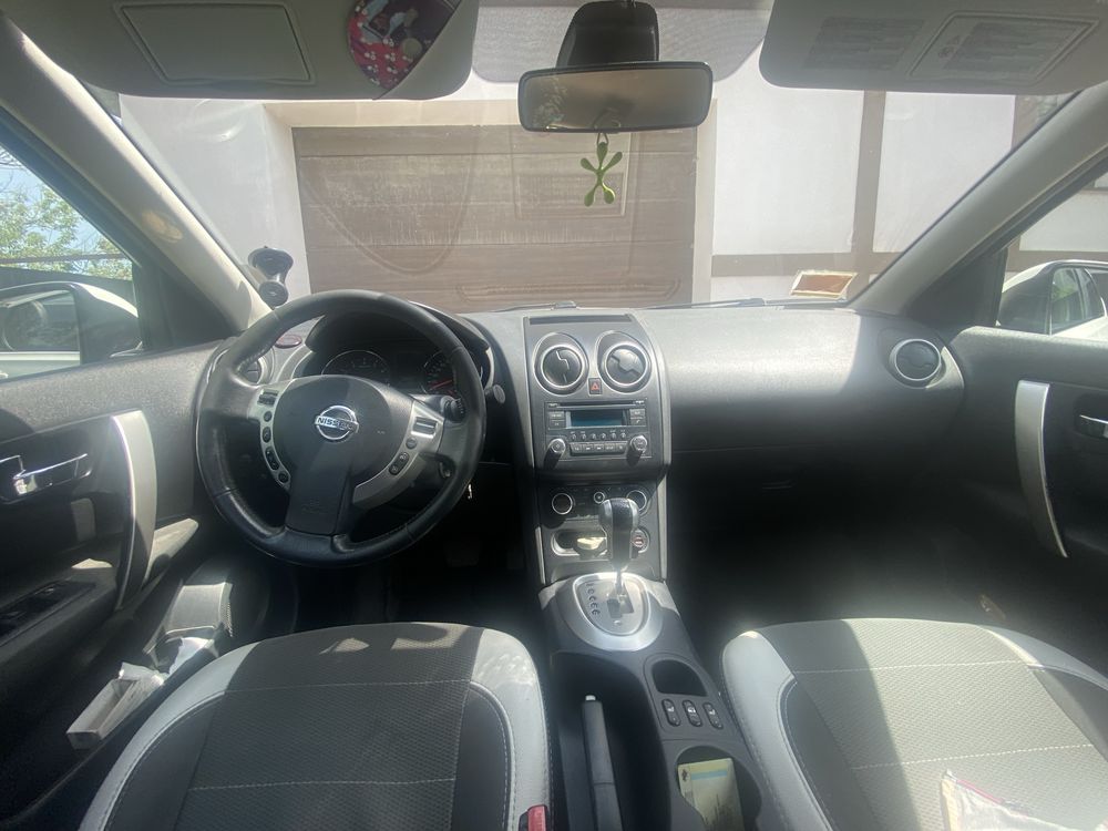 NISSAN Qashqai продаж