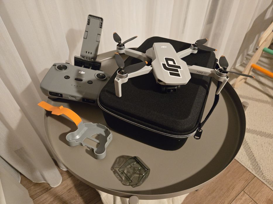 Dron DJI Mini 4k z dodatkami. Stan idealny jak nowy. POLECAM
