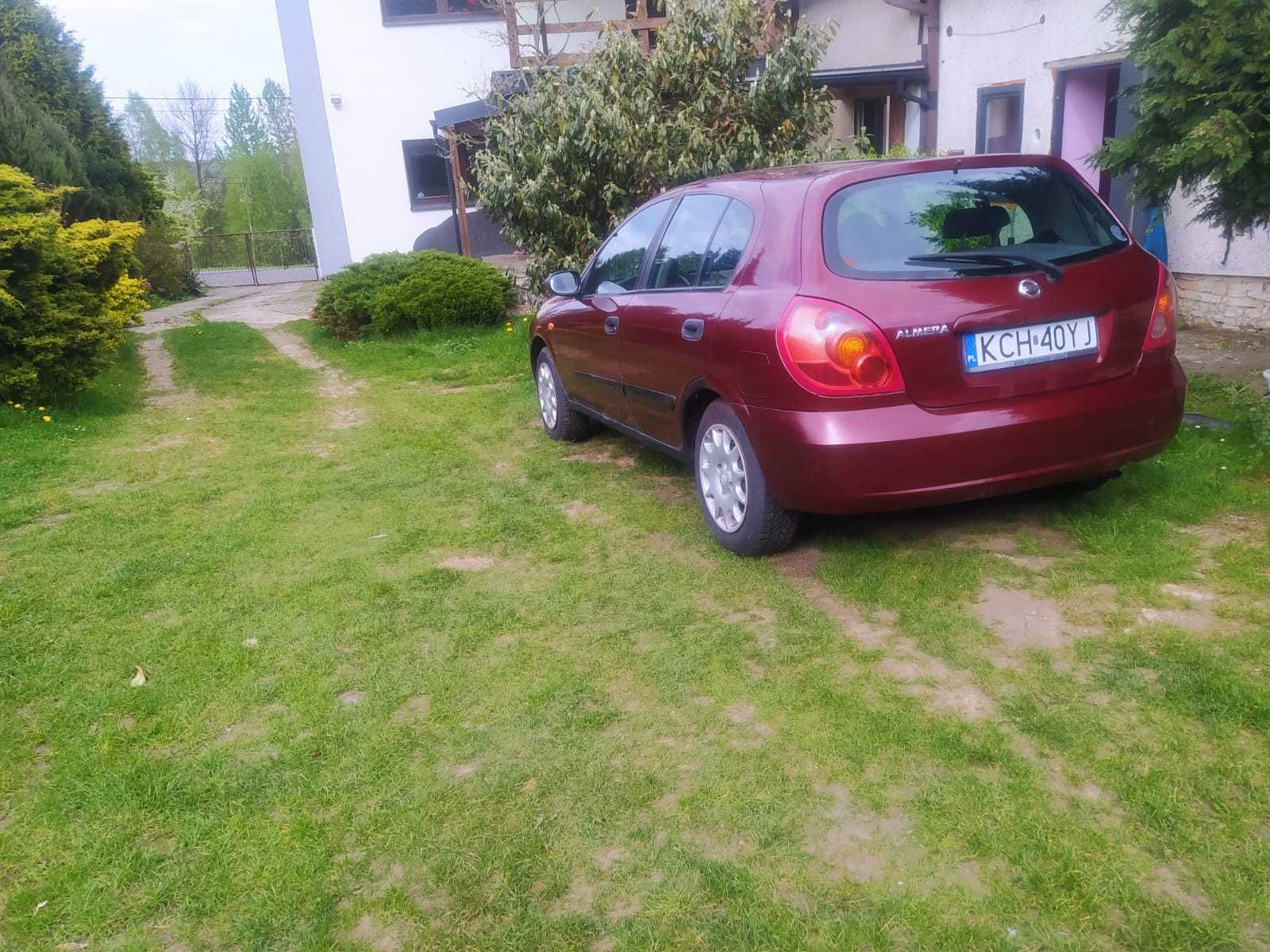 Nissan Almera 1,5 benzyna