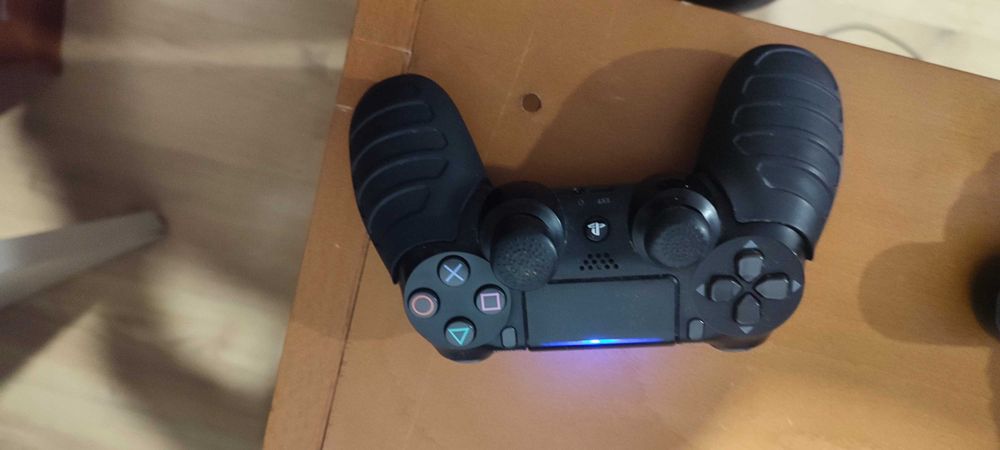 Ps4 pro mais jogo selado