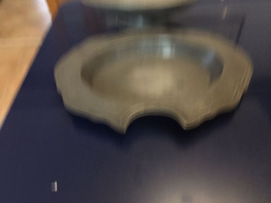 Jarro e taça de estanho 85% puro contrastado tambem vendo separado