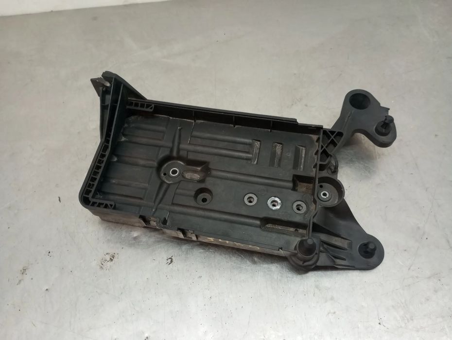 Base / caixa da bateria SEAT Ateca (KH7)