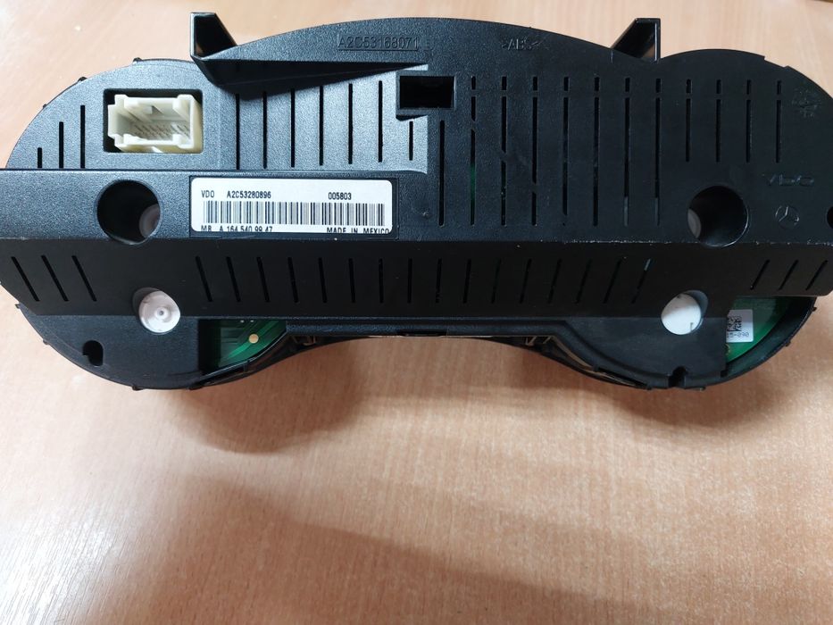 Щиток / панель/ приладів Mersedes-Benz M