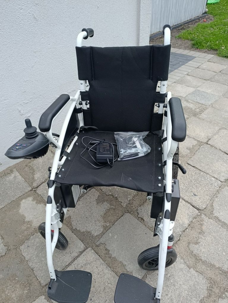 Wózek inwalidzki elektryczny  Nowy