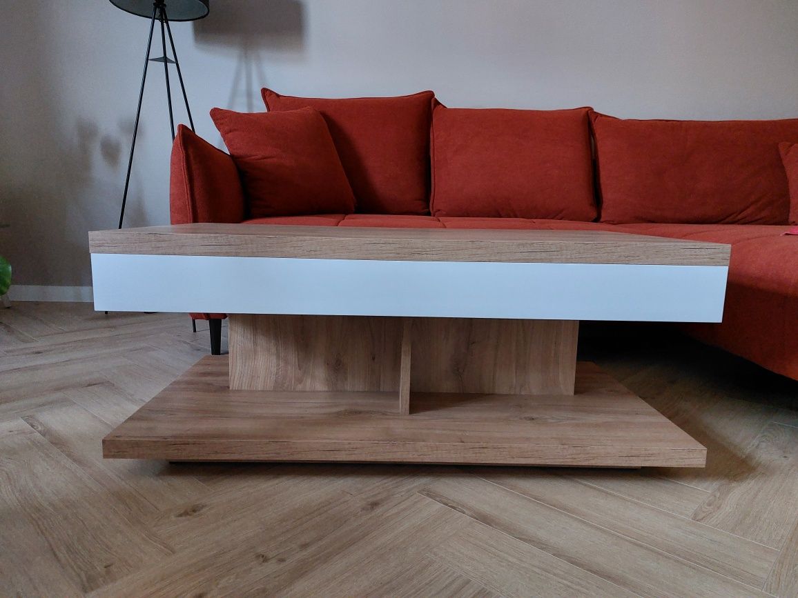 Stolik kawowy drewniany z białymi elementami duży stolik stan idealny