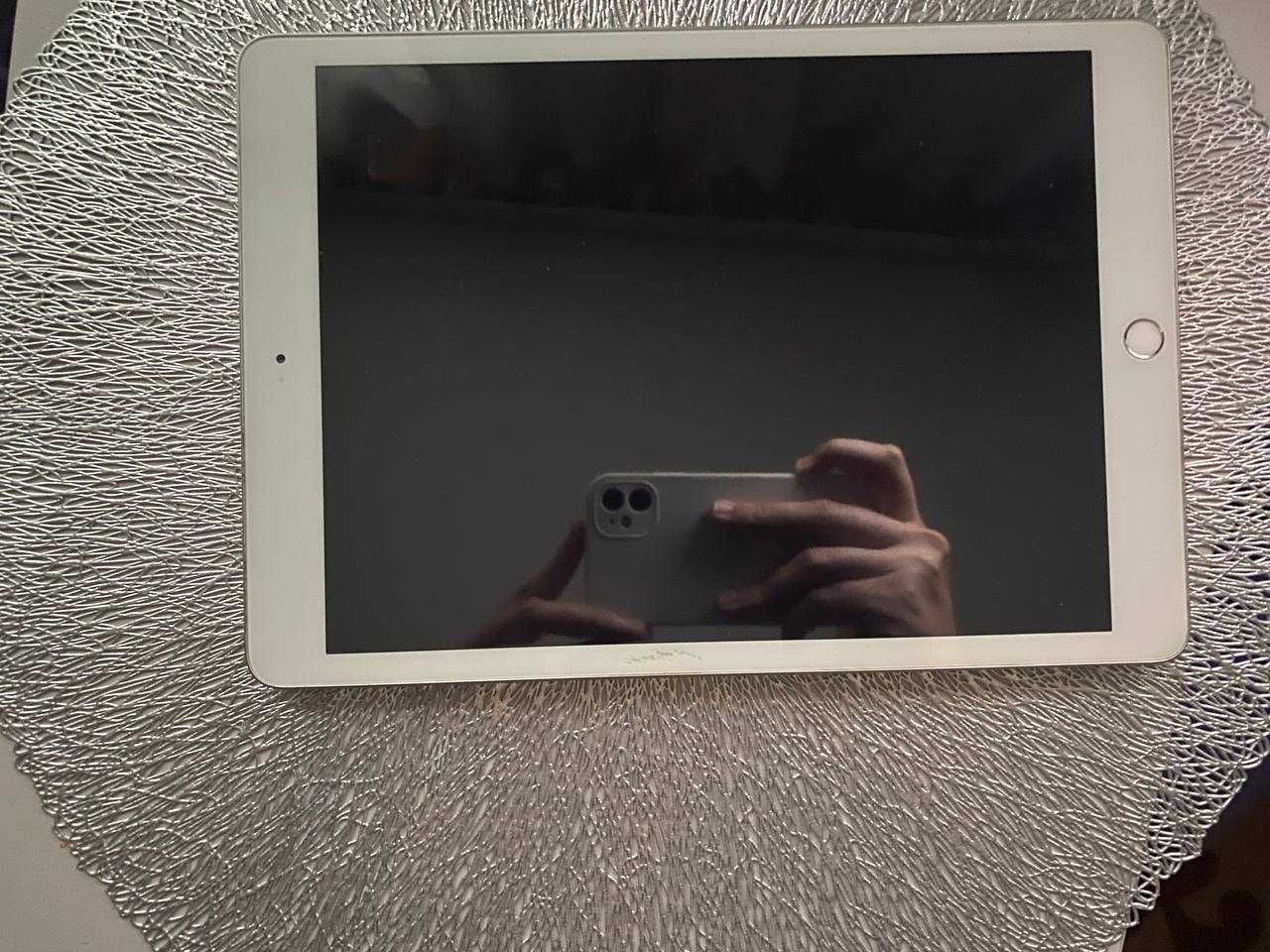 продам ipad 8 2020 32 gb