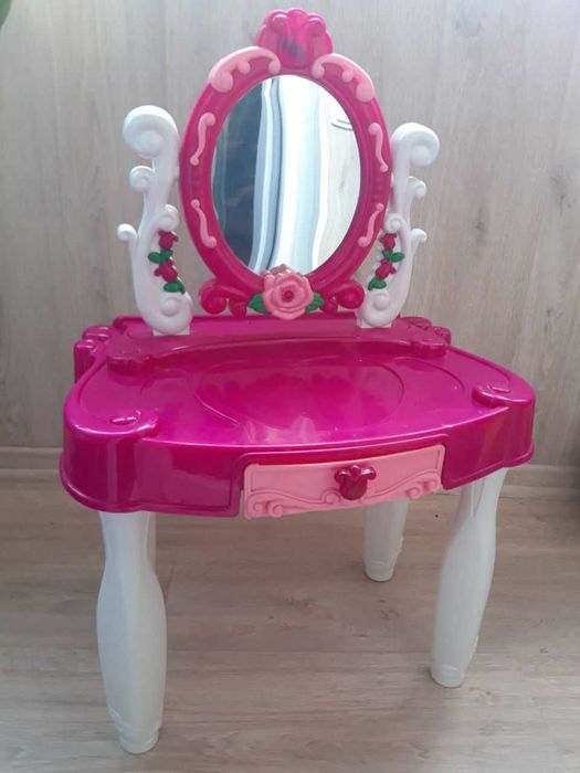 Трюмо дитяче для дівчинки