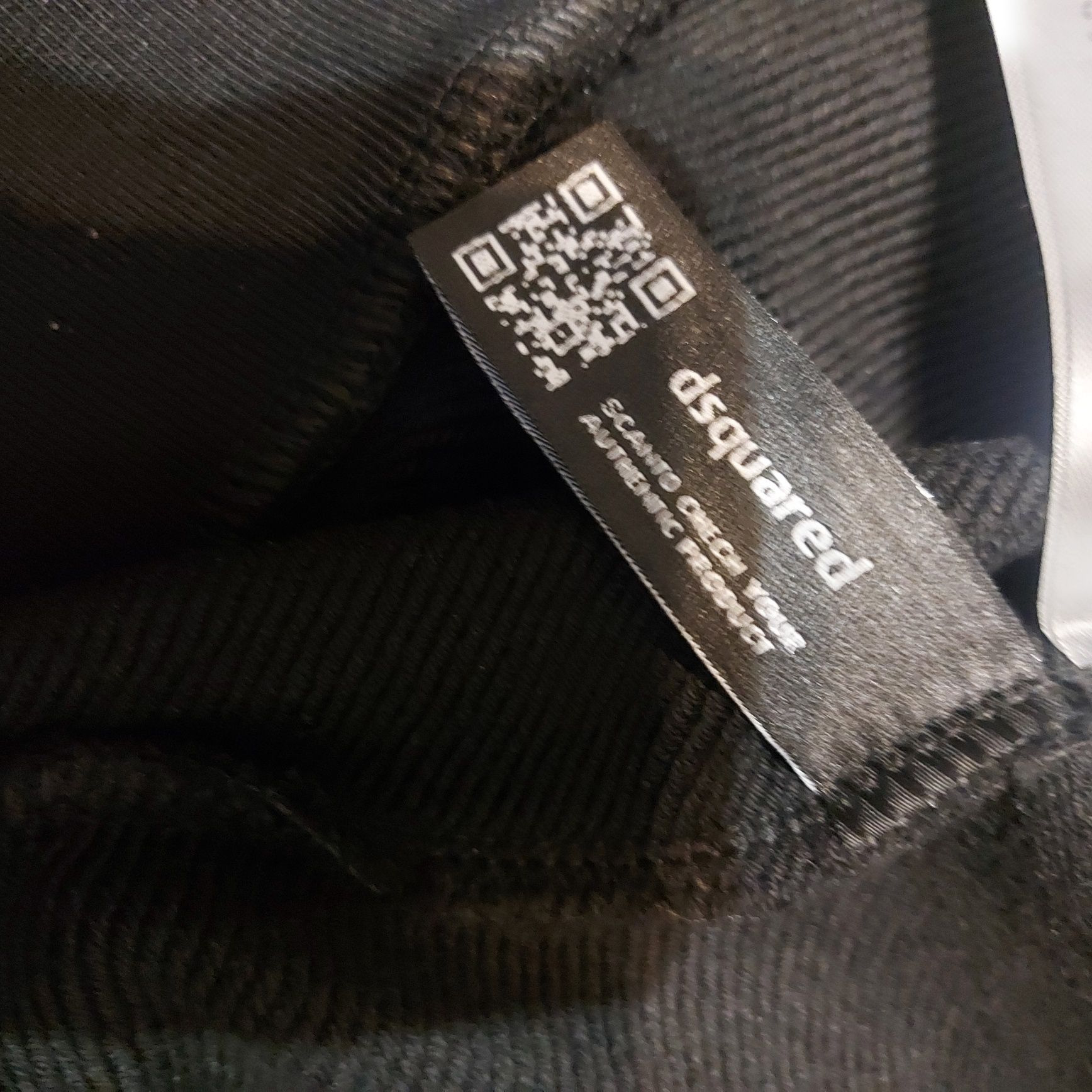 Piękna bluza Dsquared2.