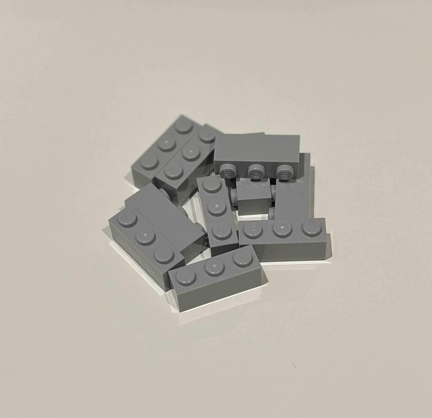 10 x LEGO Brick 1x3, Light Bluish Gray