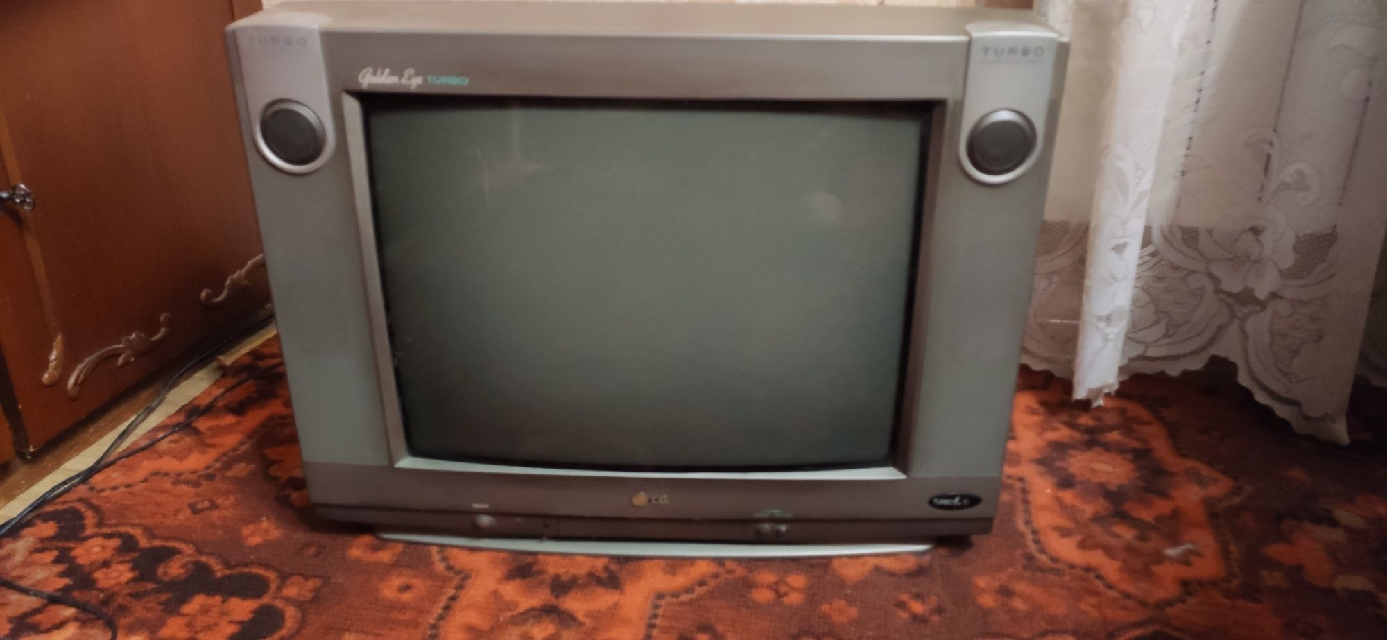 Телевизор LG CF-21S31KE