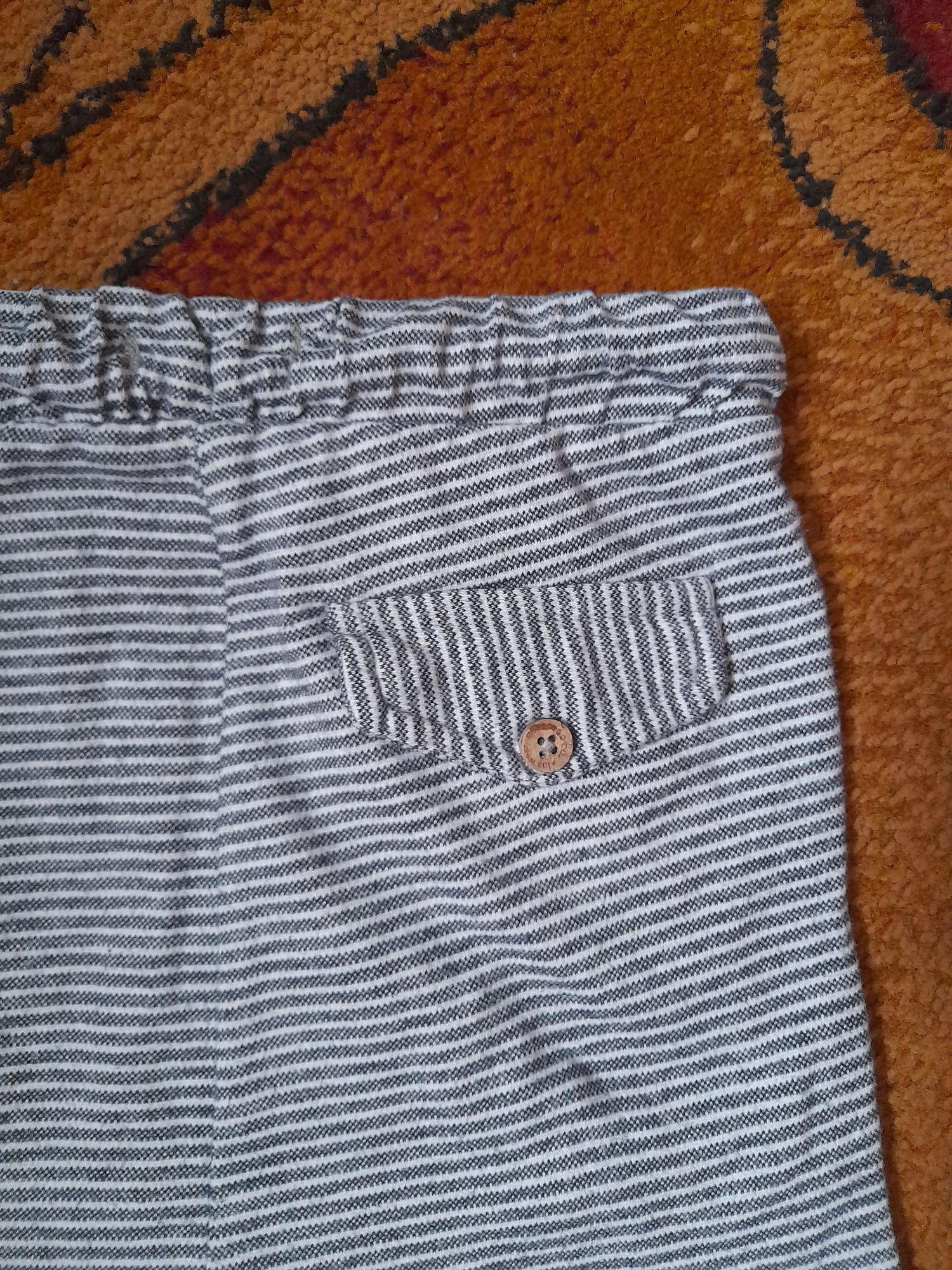 Spodnie joggery reserved w paski