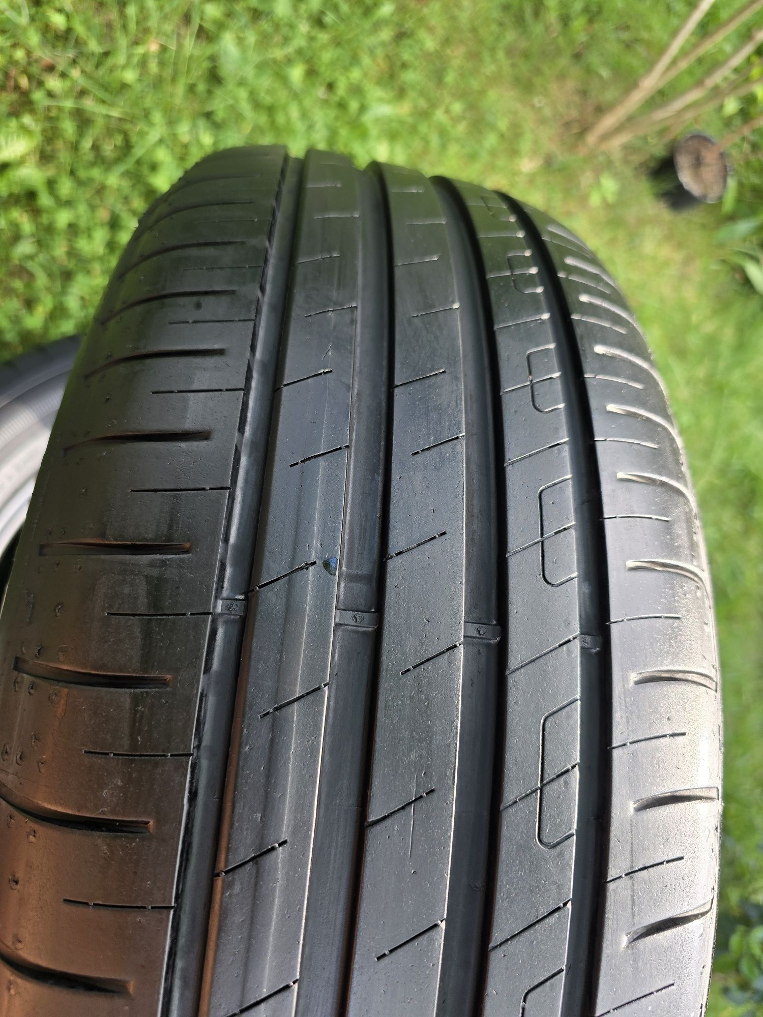 goodyear efficientgrip 215/55r17 94v 4 szt .idealny stan b.dobry