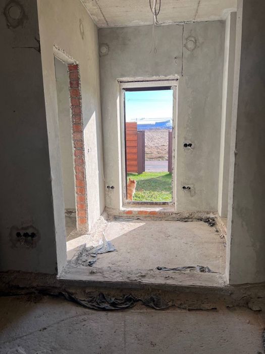 Продаж котеджу з власною ділянкою у с. Басівка