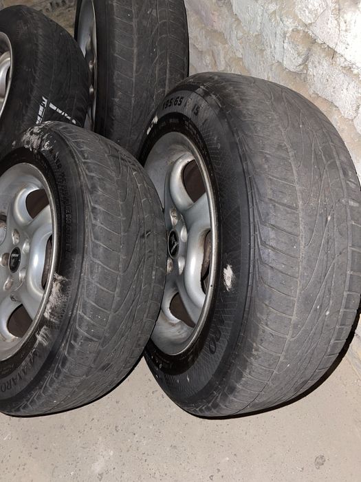 Stalowe felgi z oponami 195/65 R15